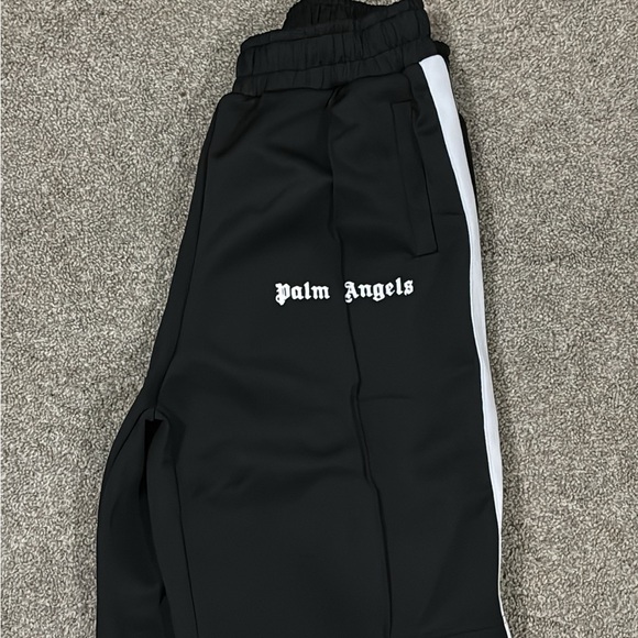 Palm Angels Shorts - Picture 2 of 2